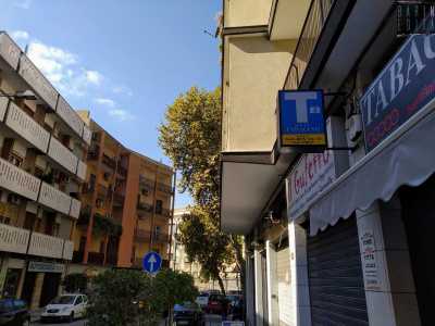 La �n.2� � invece presente in via Pasubio, poco prima che la strada diventi via Scipione l�Africano: siamo quindi al confine tra i rioni Carrassi e Picone